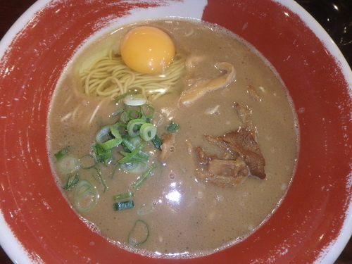 「徳島らーめん(かためん)(500円)餃子セット(350円)他」@徳島ラーメン 麺王 上板スクエア店の写真