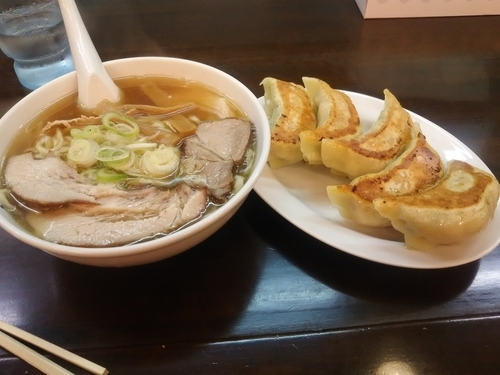 「チャーシューメン・餃子５個」@手打らーめん 玄の写真