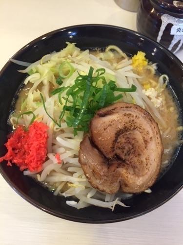 「豪麺（並）　830円　ニンニク少なめ」@ゴル麺 横浜本店の写真