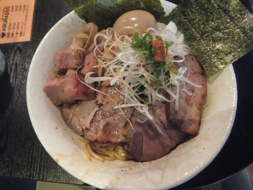 「油そば800円＆特製200円で1000円」@BASSO ドリルマンの写真