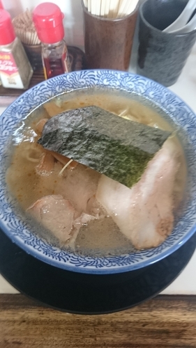 「手打ち塩ラーメン 700円   ラーパス－100円」@手打ち中華そば 㐂八の写真