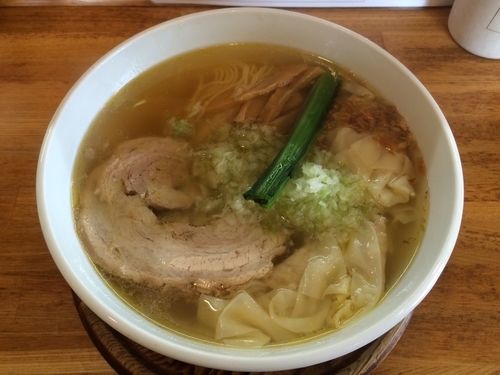 「塩ワンタンめん」@心麺の写真