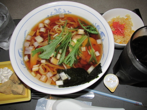 「中華そばとミニチャーハン（わらび餅付き）　「670円」」@シダックス 春日部ユリノキ通り店の写真