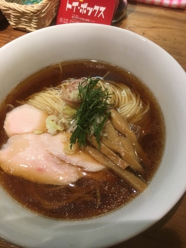 「冷やし醤油750円、味玉醤油850円」@ラーメン屋 トイ・ボックスの写真