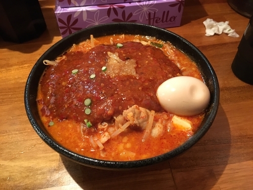 「味玉どて辛めん 普通盛り 辛さ普通 ニンニク少なめ あぶら少なめ」@どてちん 習志野店の写真