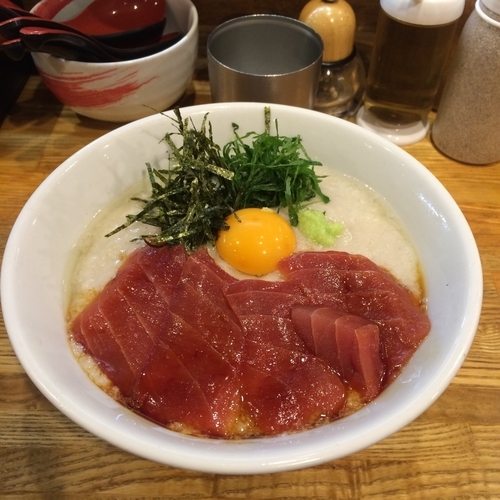 「冷やしまぐろとろろそば」@麺屋 庄太 六浦本店の写真