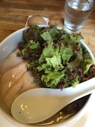 「鶏塩白湯ラーメン780円+大盛100円」@麺屋時茂の写真