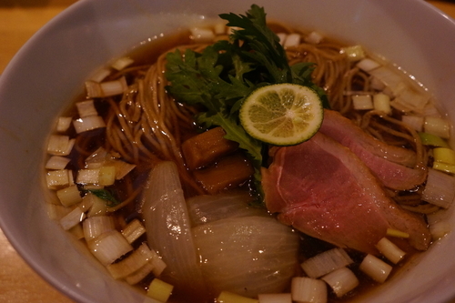 「鴨そば（細麺）＋大盛り」@紫 くろ㐂の写真