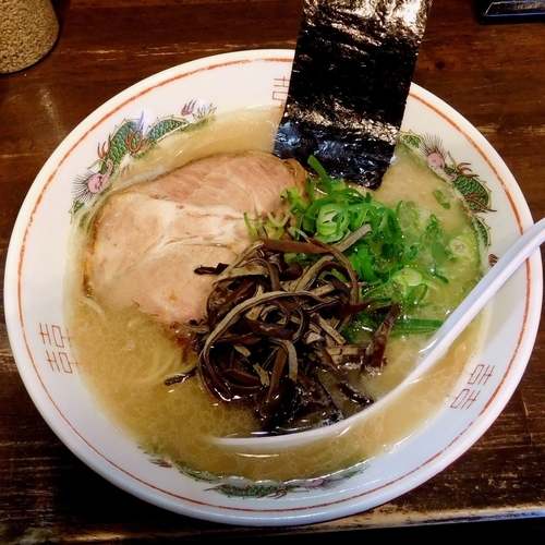 「博多ラーメン（680円）」@博多屋台 いけとっちゃんの写真