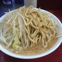 小ラーメン(ニンニクアブラ増し増し、野菜増し)