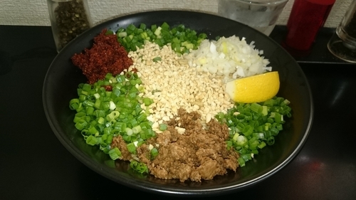 「新担々麺(850円)＋小ライス(100円)」@自家製麺SHINの写真