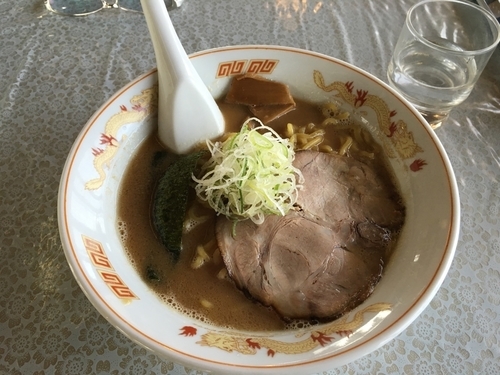 「旭川醤油ラーメン   700円」@味源 青梅店の写真