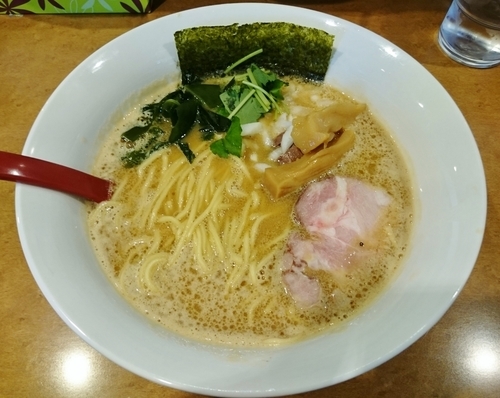「鶏鴨白湯醤油ラーメン（6/11限定） 750円」@麺屋 紅の写真