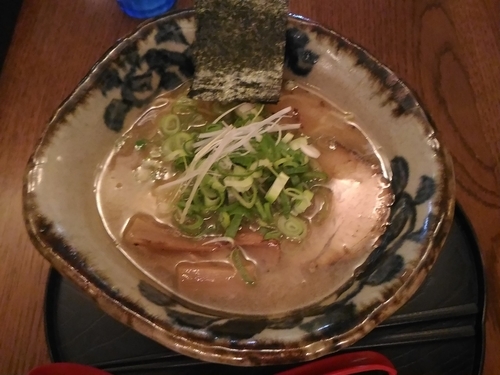 「醤油ラーメン　（煮干し、705円）」@めん処 しかたの写真