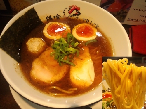 「鶏と鰹の醤油ら～めん＋味玉880円」@鶏喰～TRICK～の写真