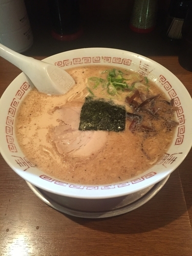 「豚骨醤油ラーメン  500円」@十七代目 哲麺 小平店の写真