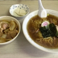ラーメン＋肉丼セット＠８００円