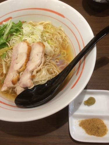 「柚子塩冷やしラーメン」@釜炊きとんこつ 品川製麺所 新宿2丁目店の写真