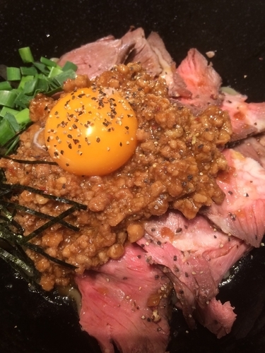 「台湾まぜビースト」@ローストビーフ油そば ビーストの写真