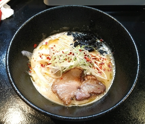 「当店過去一番濃厚な鶏パイタン」@麺s慶の写真