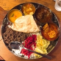 夜のCurry（鹿肉のキーマ）＋発酵イノシシのビンダルー