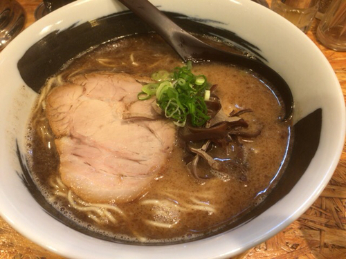 「マー油とんこつラーメン」@麺屋 共鳴りの写真