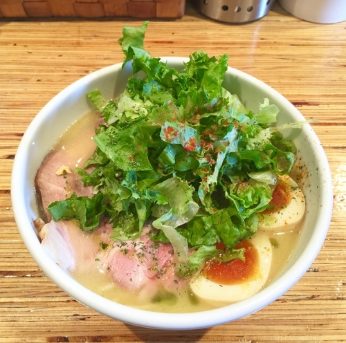 「特製鶏ソバ 980円」@NOODLE STOCK 鶴おかの写真