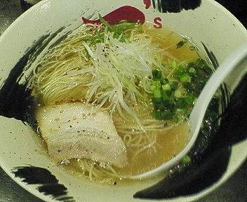 「牛骨塩ラーメン　７２０円」@屋台拉麺 一’sの写真