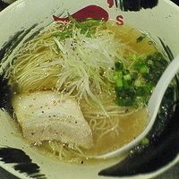 牛骨塩ラーメン　７２０円