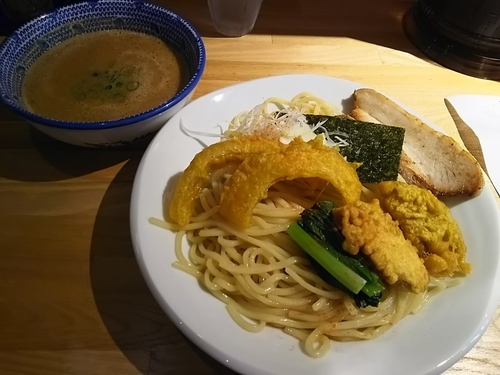 「【限定】煮干し豚骨つけ麺　（麺大盛り：サービス券）」@麺肴 ひづきの写真