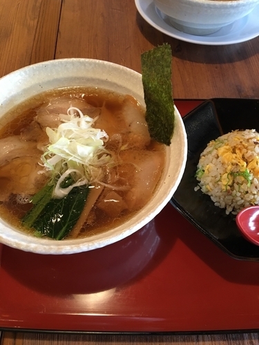 「チャーシュー麺&半チャーハン」@らーめんすずらんの写真