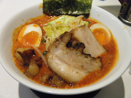 「赤ホルラーメン３辛MAX:850円+ｸｰﾎﾟﾝﾄｯﾋﾟﾝｸﾞ」@GaGana RAMENの写真