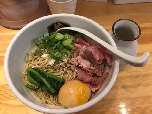 「鯛油そば（スープ付き）＋鯛出汁smorke味玉  700+100」@真鯛らーめん 麺魚の写真