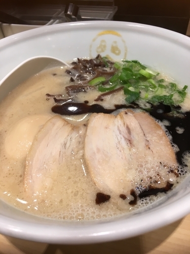 「豚骨ラーメン 味玉入り 850円」@TOKYO豚骨BASE MADE by 一風堂 赤羽店の写真