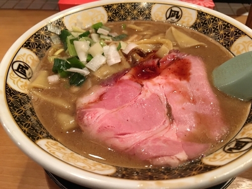 「すごい煮干しラーメン」@すごい煮干ラーメン凪 新宿ゴールデン街店 別館の写真
