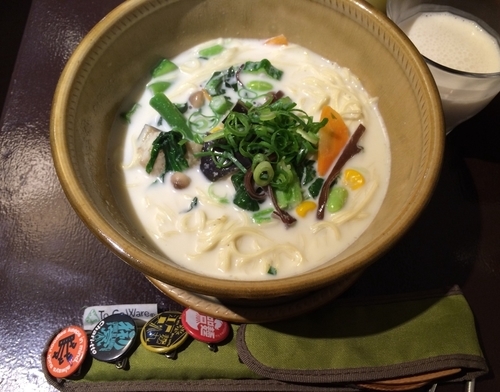 「グリーンカレーラーメン」@グリーンカレー専門店 メティの写真