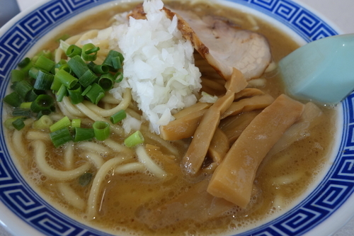 「らーめん中盛りコッテリ太麺750円」@栄勝軒の写真