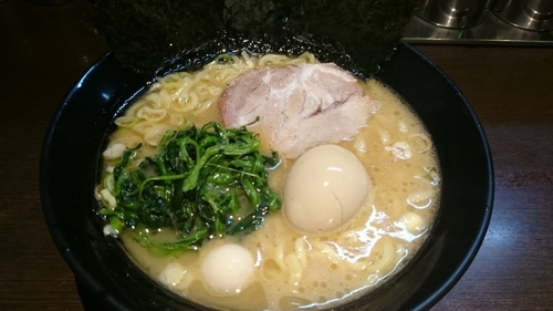 「醤油とんこつ」@らーめん きたくり家 北久里浜店の写真