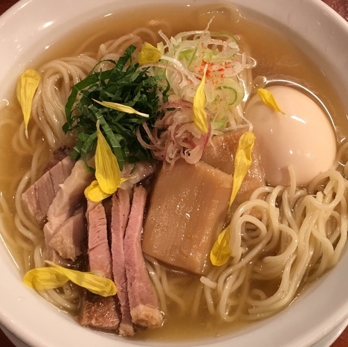 「【限定】冷たいらーめん 羅臼煮干牛蒡＋味玉」@麺や 松辰の写真