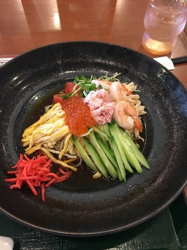 「プレミアム海鮮冷し中華(醤油ダレ)1280円」@中華レストランChina Fan 草加店の写真