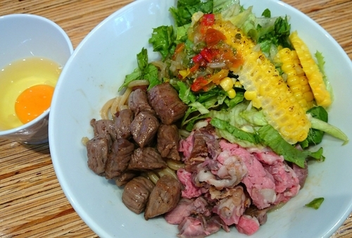 「【SR7ｺﾗﾎﾞﾘﾚｰ】焦がし醤油国産和牛油ソバ 1000円」@NOODLE STOCK 鶴おかの写真