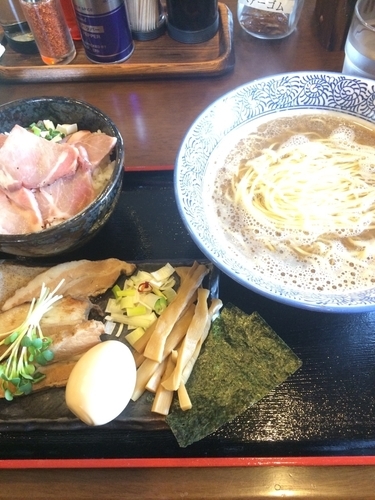 「【特製】煮干しそば＋ローストポーク丼」@麺処 いぐさの写真