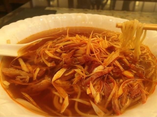 「チャーシューとネギの辛味和え湯麺(1,099円)」@状元樓 本店の写真