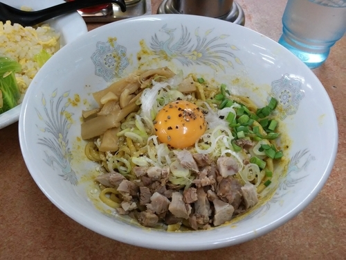 「カレー油そば」@てんこもりラーメンの写真