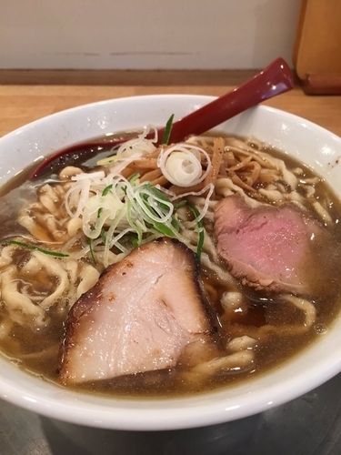 「喜多方煮干820円+大盛0円」@麺や 七彩 八丁堀店の写真