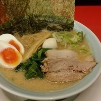 とんこつ 正油 味玉 820円