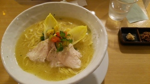 「鶏白湯ソバ」@銀座 篝 銀座エチカ店の写真