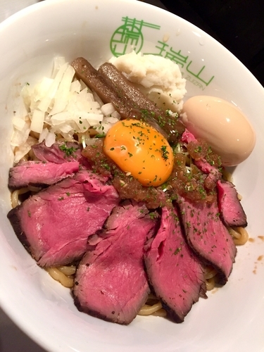 「【期間限定】ローストビーフのあえそば￥850＋ラーパス味玉」@中華蕎麦 瑞山（ZUIZAN）の写真