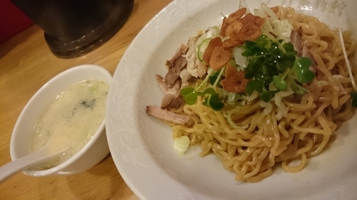 「ビルマ風ニンニクそば７３０円」@汁番 市ヶ谷店の写真