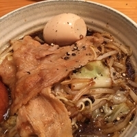 大阪黒醤油ラーメン（味玉入り）840円